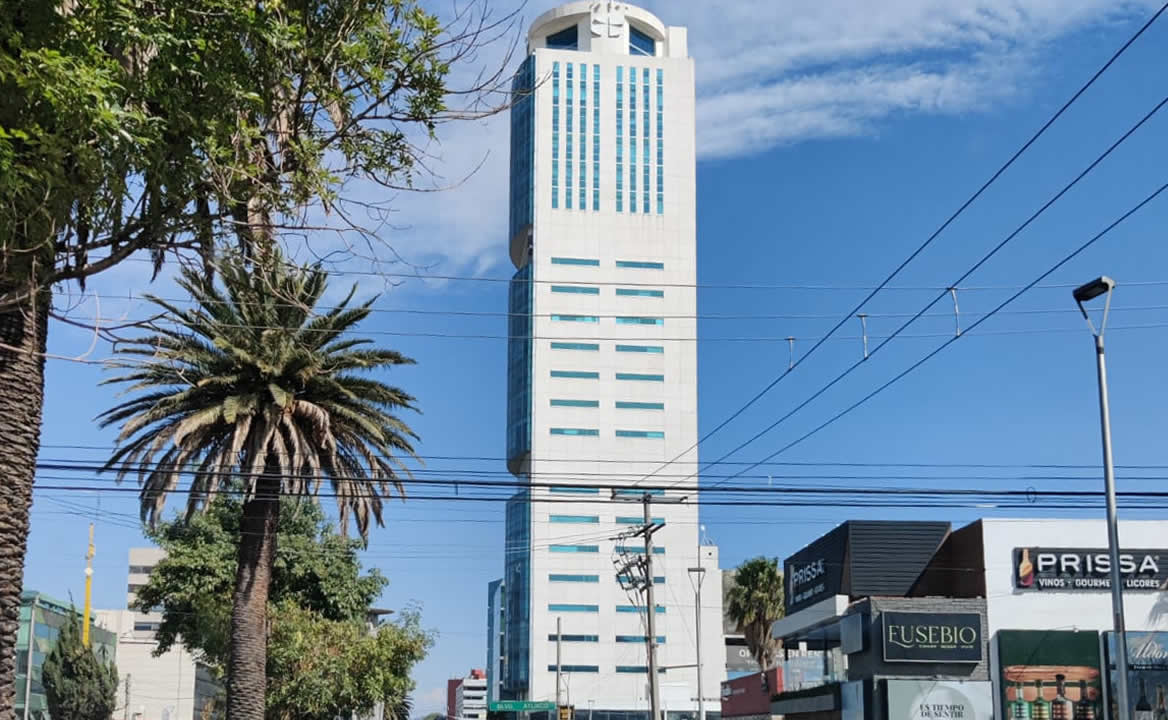 Qué hay en la Torre JV Juárez, el tercer rascacielos más alto de Puebla