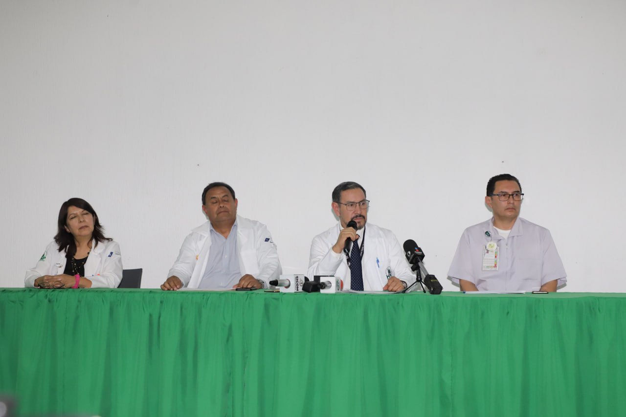 El director del Hospital del Niño Poblano aseguró que está garantizado el abasto de medicamentos | Foto: EsImagen