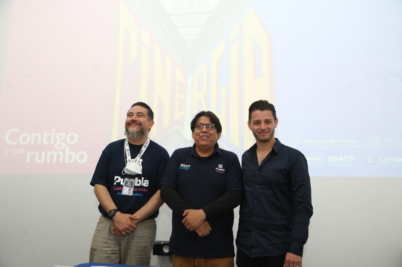 El acto inaugural de este festival contó con la presencia de Fabián Valdivia Pérez, Director del IMACP, y Arturo Tay Balderas, Productor y Director Cinematográfico. 

Foto: Producción El Universal Puebla