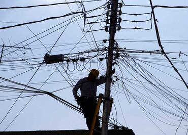 Pide ayuntamiento de Puebla a empresas ordenar cableado