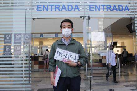 Así venden copias falsas de placas perdidas en Puebla  