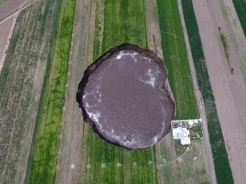 Socavón Puebla. Hallan grietas y el área afectada aumenta