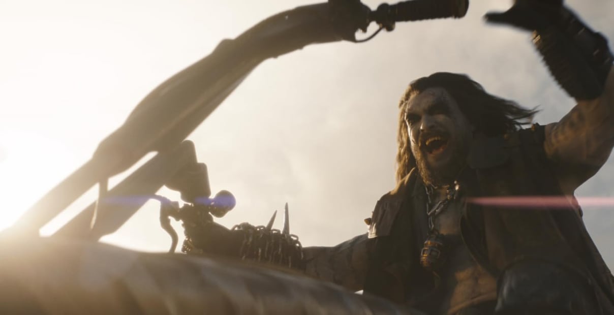 A pesar de que Jason Momo es divertido como "Lobo", su participación queda muy desubicada dentro del filme | Foto: DC Studios