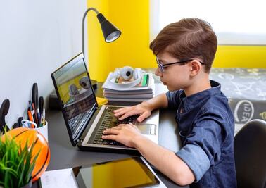 Sólo 3 de cada 10 menores de 18 años, son supervisados mientras navegan en internet