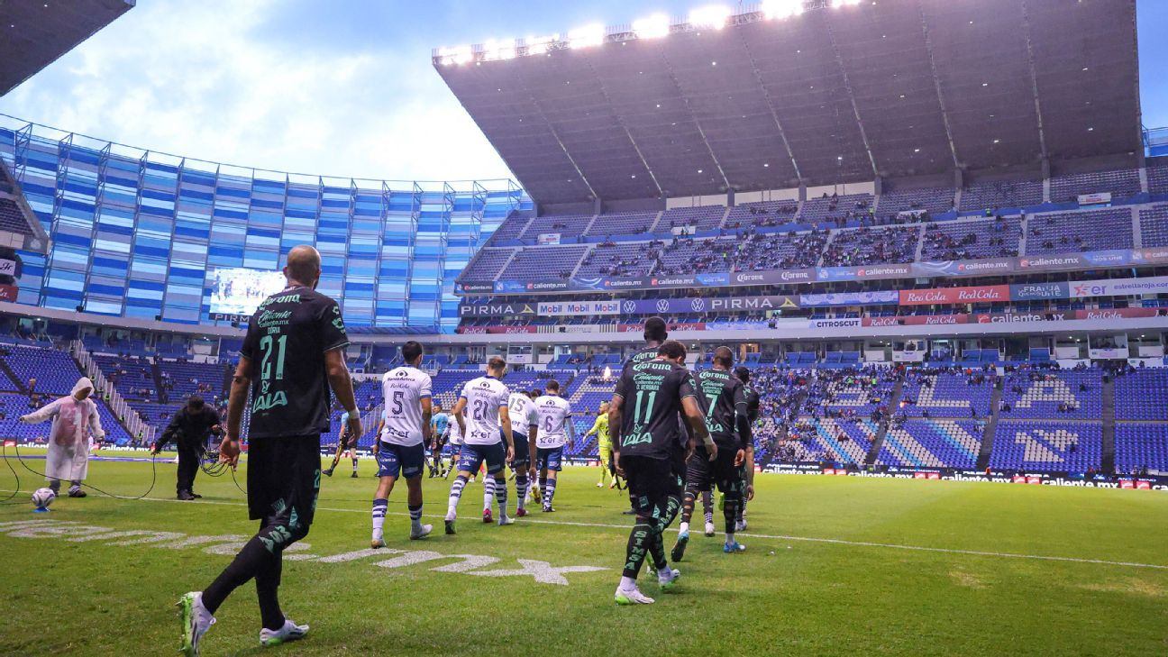 Después de anunciar un encuentro contra Estados Unidos en Guadalajara, la Selección Mexicana tiene previsto cerrar la fecha FIFA de octubre en México, enfrentándose al Valencia en el Estadio Cuauhtémoc.
Foto: Producción El Universal Puebla