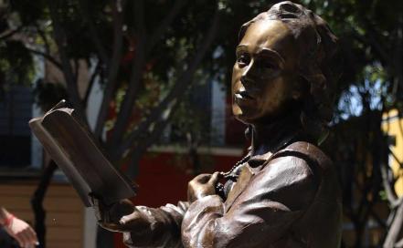 Estas son las 8 estatuas colocadas en el andador 5 de Mayo