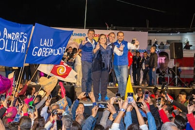 Eduardo Rivera cierra precampaña en compañía de Xóchitl Gálvez