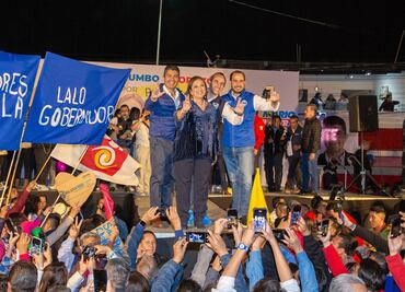 Eduardo Rivera cierra precampaña en compañía de Xóchitl Gálvez