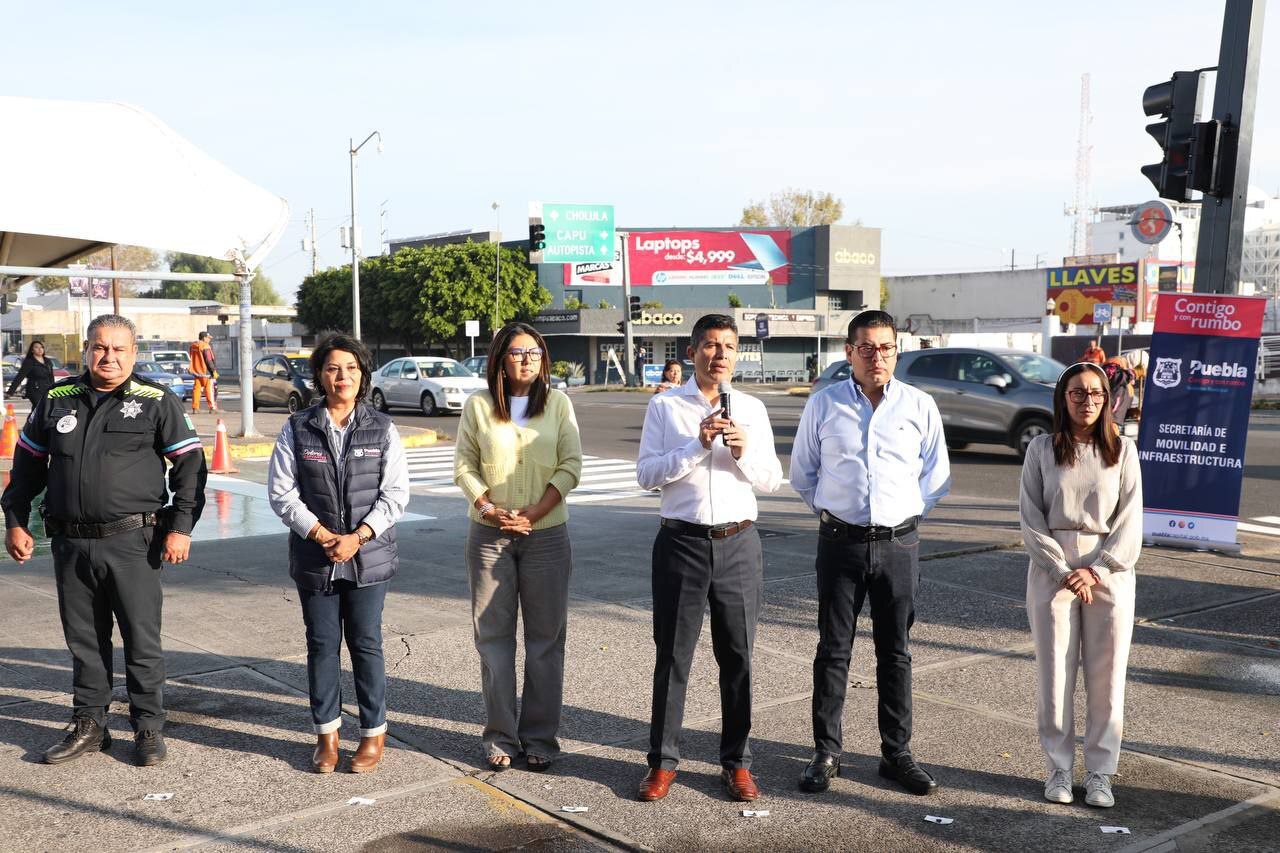 Ayuntamiento de Puebla mejora seguridad vial en bulevares Norte y Aarón Merino Fernández