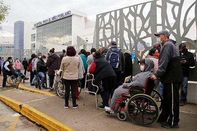 Hasta 5 horas de espera para vacunarse en Niño Poblano