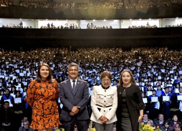 Lilia Cedillo preside graduación de las preparatorias del Complejo Regional Centro y de la Lázaro Cárdenas