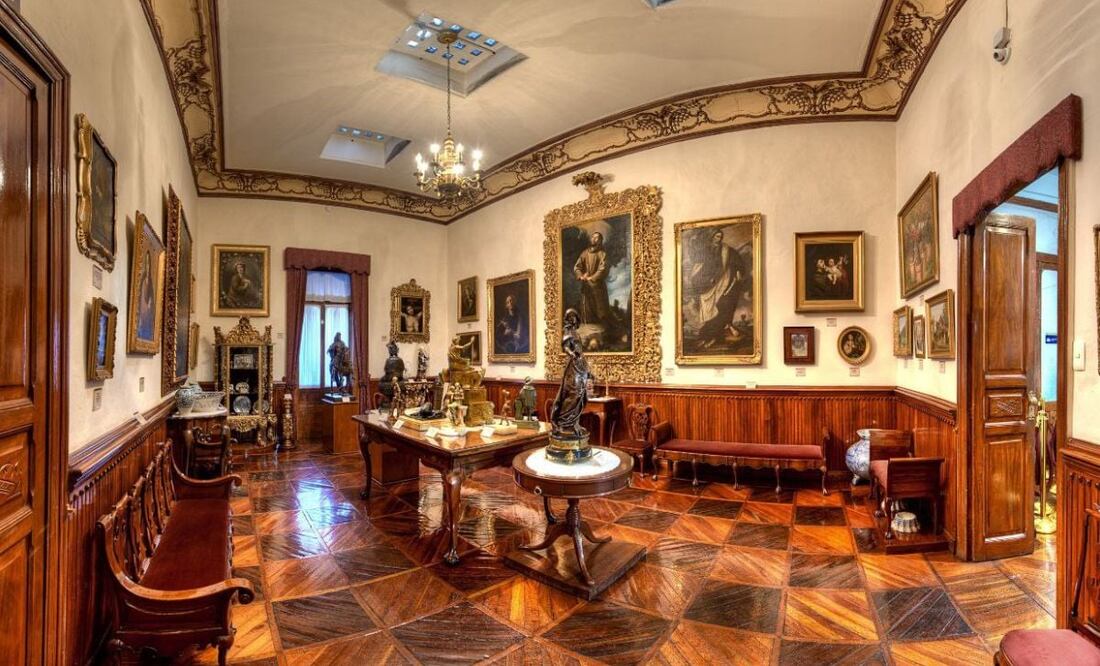 El Museo José Luis Bello y Zetina tiene una amplia colección de antigüedades | Foto: Twitter Noche de Museos