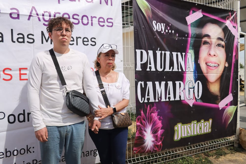 Madre de Paulina Camargo se manifiesta frente la Casa de Justicia | Foto: EsImagen