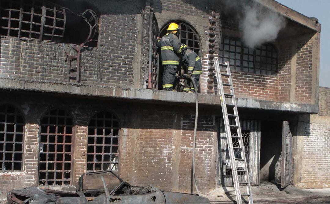 Las explosiones del 19 de diciembre de 2010 en Texmelucan dejaron un saldo de 30 muertos, 53 heridos y 100 viviendas afectadas | Foto: Agencia Es Imagen para El Universal Puebla