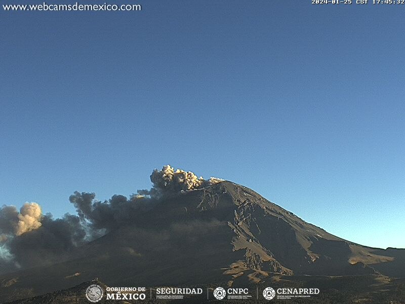 Estos sismos se deben a la fractura de roca en e los conductos del volcán por ascenso de magma | Foto: X @SkyAlertMx