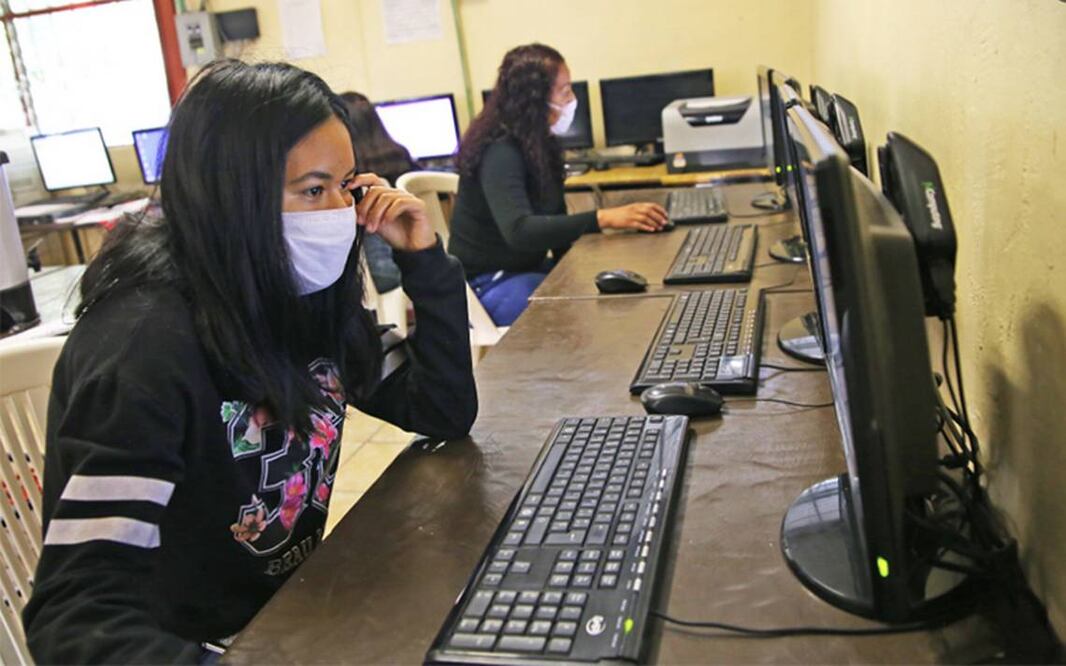 A través de este portal, los estudiantes tienen la posibilidad de consultar y ver las ayudas disponibles para su aplicación, y también es esencial para el manejo de trámites y notificaciones relacionadas con el proceso solicitado, como es el caso de la Beca Benito Juárez 2024.
Foto: Producción El Universal Puebla