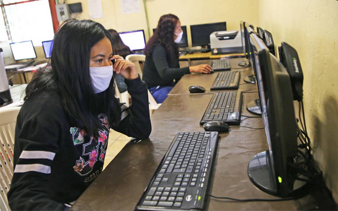 A través de este portal, los estudiantes tienen la posibilidad de consultar y ver las ayudas disponibles para su aplicación, y también es esencial para el manejo de trámites y notificaciones relacionadas con el proceso solicitado, como es el caso de la Beca Benito Juárez 2024.
Foto: Producción El Universal Puebla