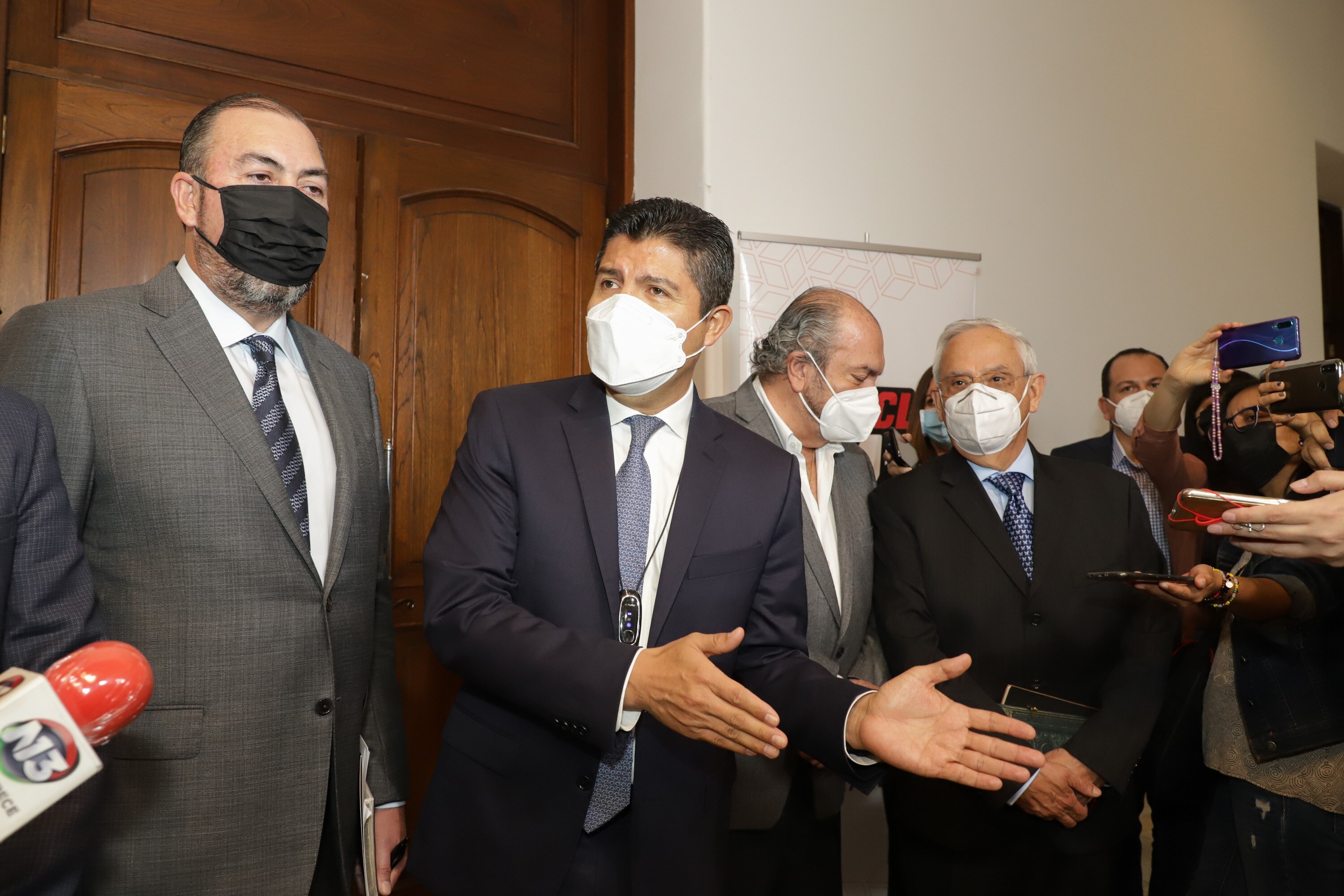 Harán 10 mil viviendas en tres años, acuerdan Lalo Rivera y la Canadevi