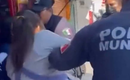 Denuncian a policías de Izúcar por detención arbitraria y agresión contra vendedoras