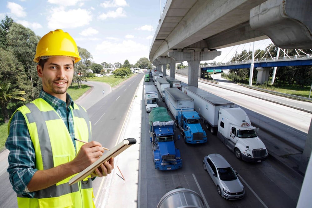 Automovilistas deberán tomar precauciones ante cierre en carriles centrales de la México-Puebla | Foto: Freepik / EsImagen
