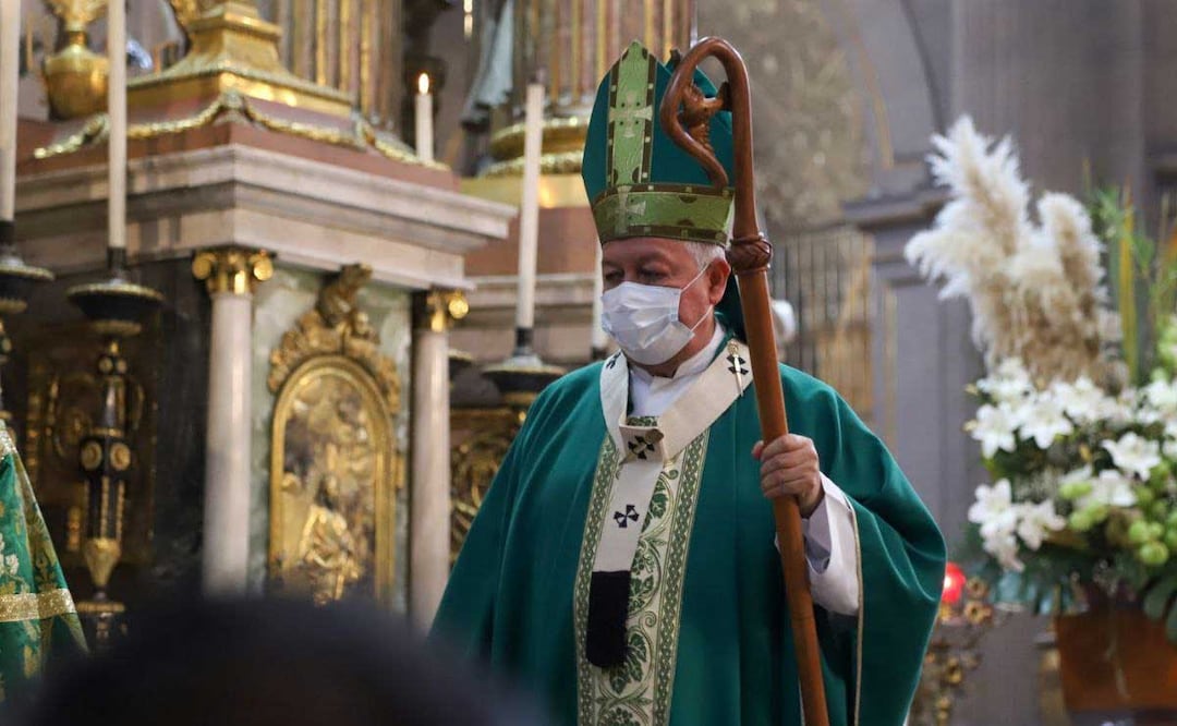 El arzobispo de Puebla dedicó su homilía a la Virgen de Guadalupe | Foto: Agencia Es Imagen para El Universal Puebla