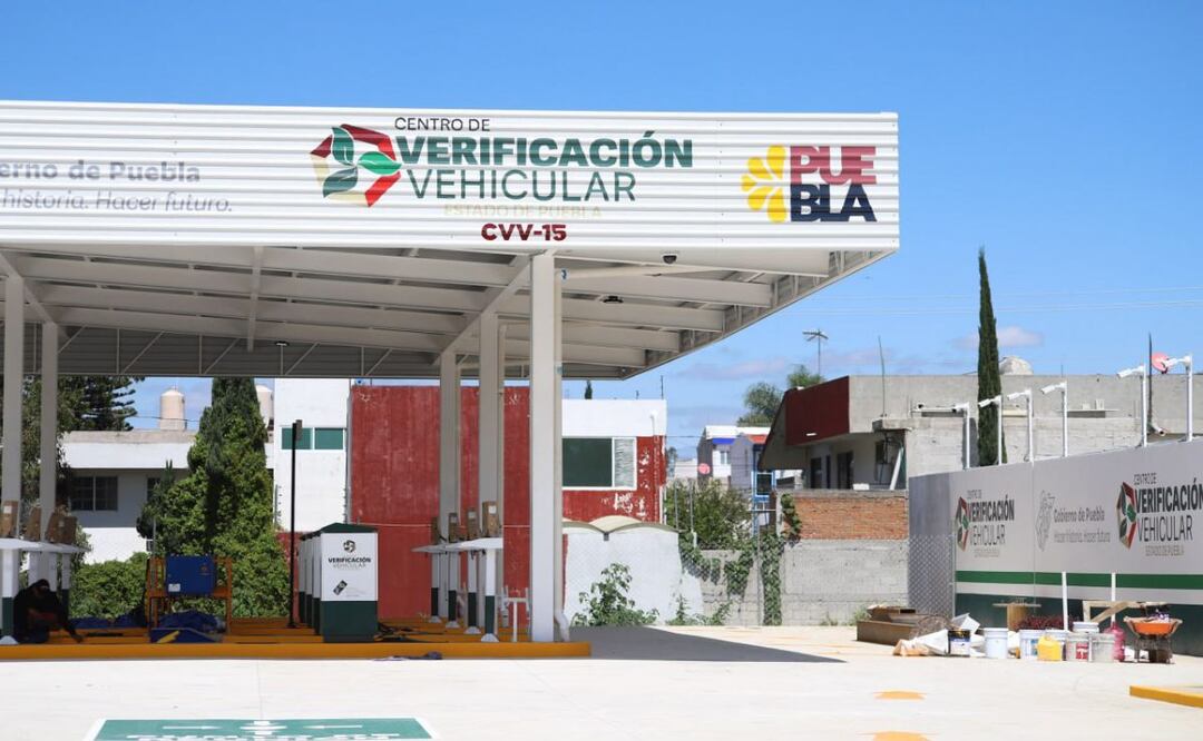 Los 16 verificentros de Puebla cerrarán más tarde, tanto entre semana como los findes | Foto: Agencia Es Imagen para El Universal Puebla