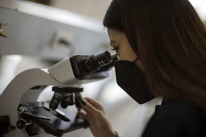Remodela BUAP laboratorios de biología