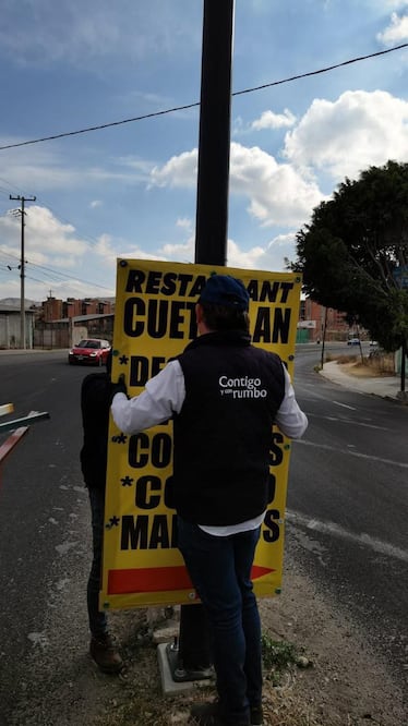 Personal del Ayuntamiento de Puebla retira pendones en calles de la ciudad |Fotos Ayuntamiento de Puebla