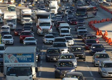 Autopista México-Puebla con tráfico intenso tras carambola a la altura de Volkswagen
