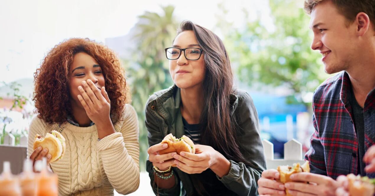 Romper la dieta los fines de semana puede tener varios efectos en tus objetivos de pérdida de peso y en tu salud general.
Foto: Producción El Universal Puebla