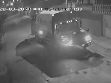 Exhiben a recolectores tirando basura en vez de recogerla en la colonia Roma