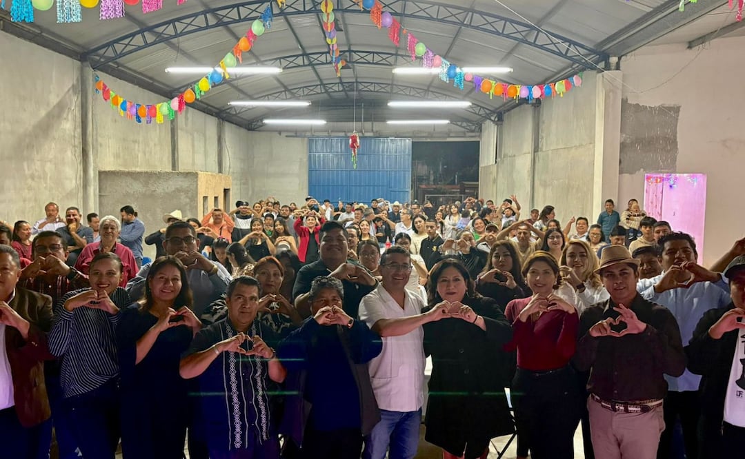 Pavel Gaspar convive con familias en posadas de Acatlán de Osorio e Izúcar de Matamoros | Foto: Congreso del Estado