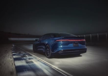 Lucid Motors lanza Sapphire, un muscle car eléctrico 