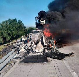 Se incendia otro tráiler en el Arco Norte; el tráfico es intenso con sentido a Puebla