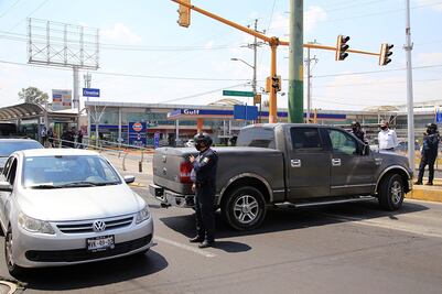 Priistas cierran la Diagonal Defensores, en Puebla