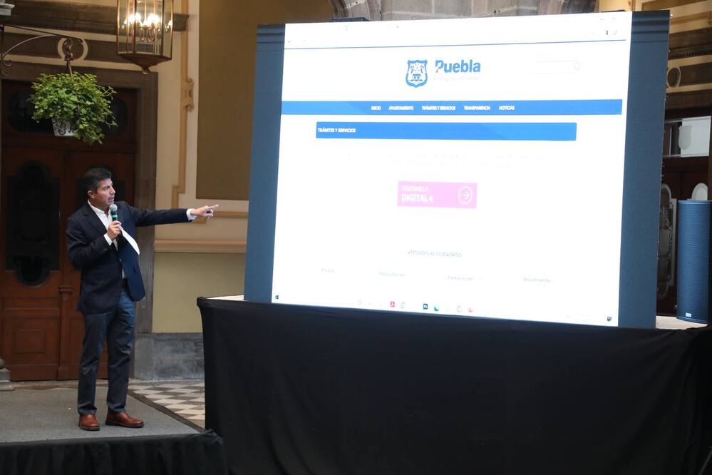 Eduardo Rivera presenta el nuevo portal de información catastral | Foto Ayuntamiento de Puebla