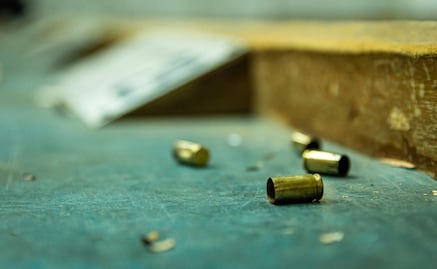 ¡A plena luz del día! Balean a hombre cerca de escuela en Izúcar