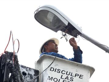 PRI y PAN buscan legalizar el cobro del alumbrado público en Puebla