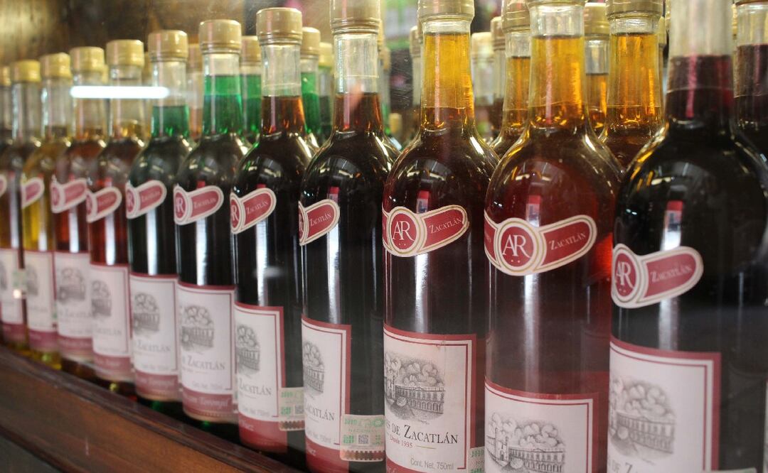 Los licores y vinos artesanales tienen propiedades con beneficios para la salud FOTO: Agencia Es Imagen para El Universal Puebla
