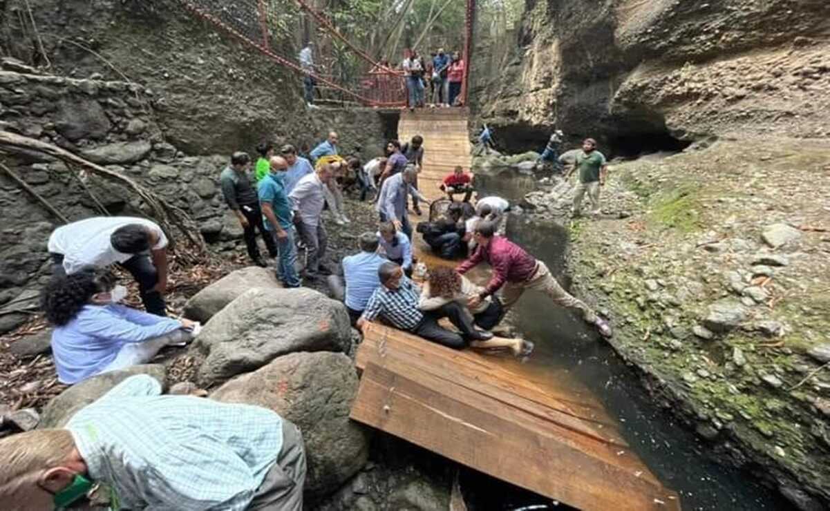 Tras caída de puente colgante en Morelos, separan del cargo a funcionarios