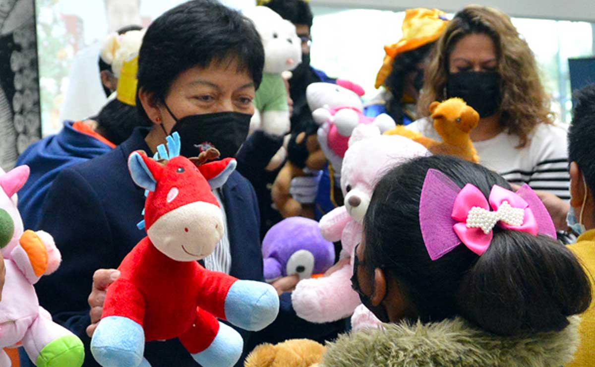 Se recolectaron 500 muñecos de peluche durante esta campaña | Foto: BUAP
