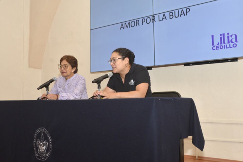 Participa Rectora Lilia Cedillo en “Noche con las estrellas” en la preparatoria Emiliano Zapata | Foto: BUAP.