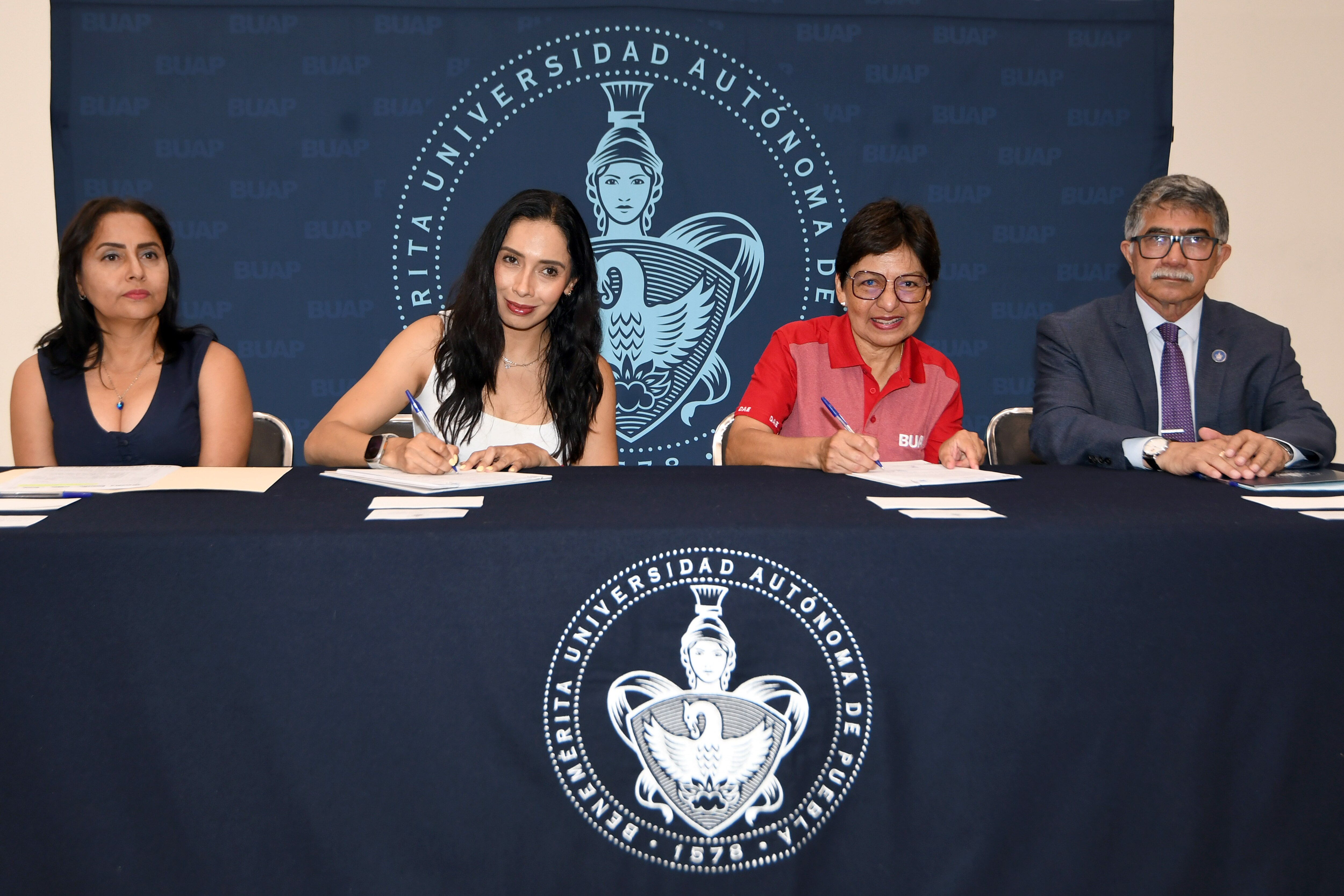 Encabeza la Rectora Lilia Cedillo firma de convenio con la SMADSOT del estado