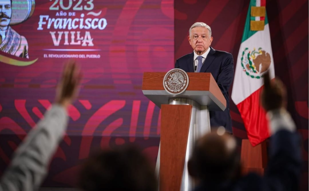 Luis Rodríguez Bucio informó en la conferencia matutina de AMLO sobre la detención de dos hombres | Foto: Agencia Es Imagen para El Universal Puebla