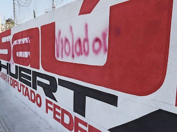 “Violador” le escriben a Saúl Huerta en bardas con propaganda electoral