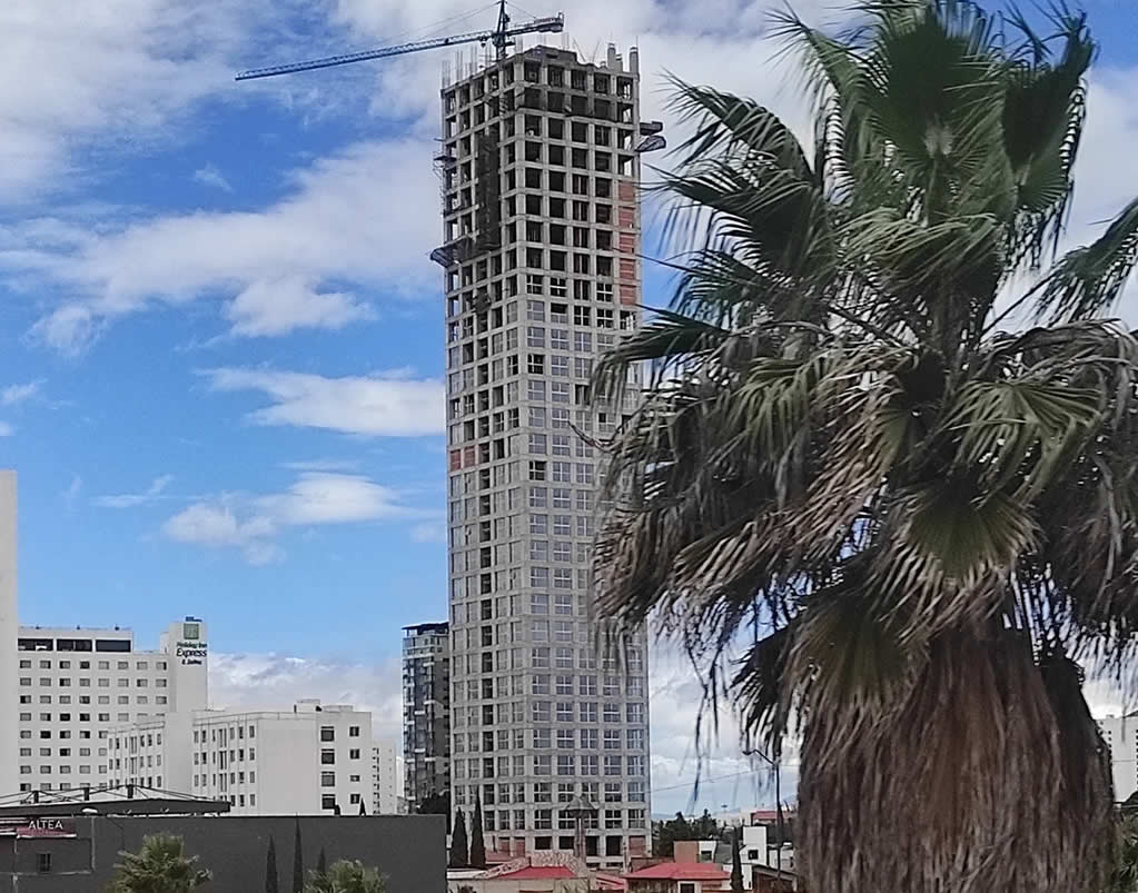 Torre Selenite, avanza el tercer rascacielos en construcción más alto de Puebla