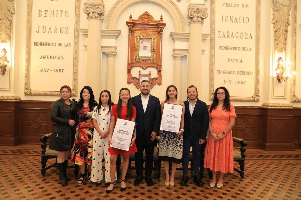 Gobierno municipal de Puebla reconoce a poblanas distinguidas | Foto: Especial