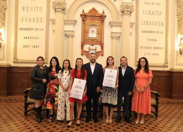 Gobierno municipal reconoce a jóvenes deportistas como poblanas distinguidas
