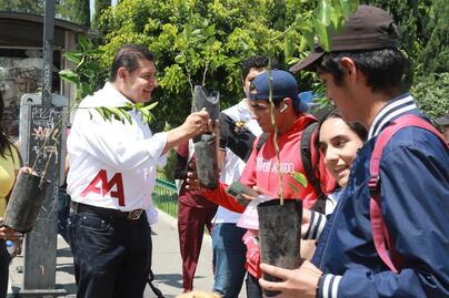 Armenta promueve el cuidado del medio ambiente con siembra de árboles