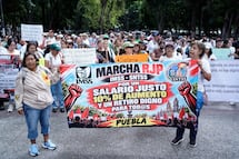 Trabajadores del IMSS protestan por aumento salarial y falta de medicamentos